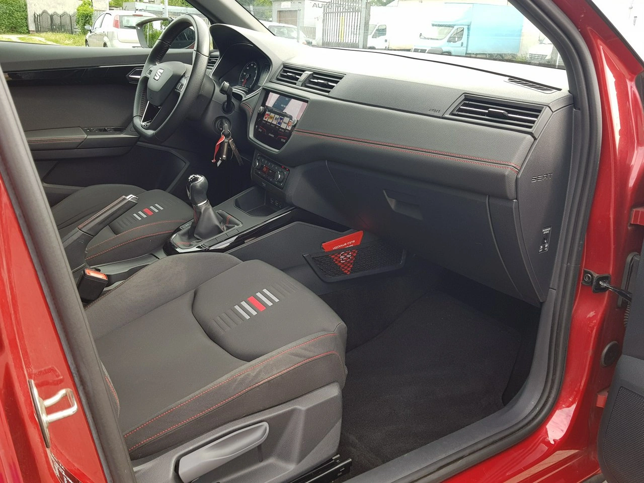 Seat Arona - Zdjęcie 15