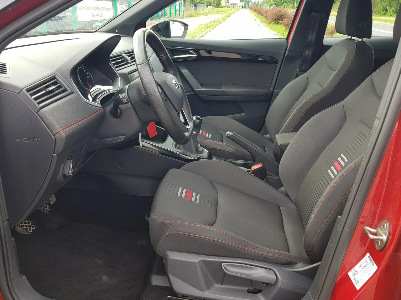 Seat Arona - Zdjęcie 8