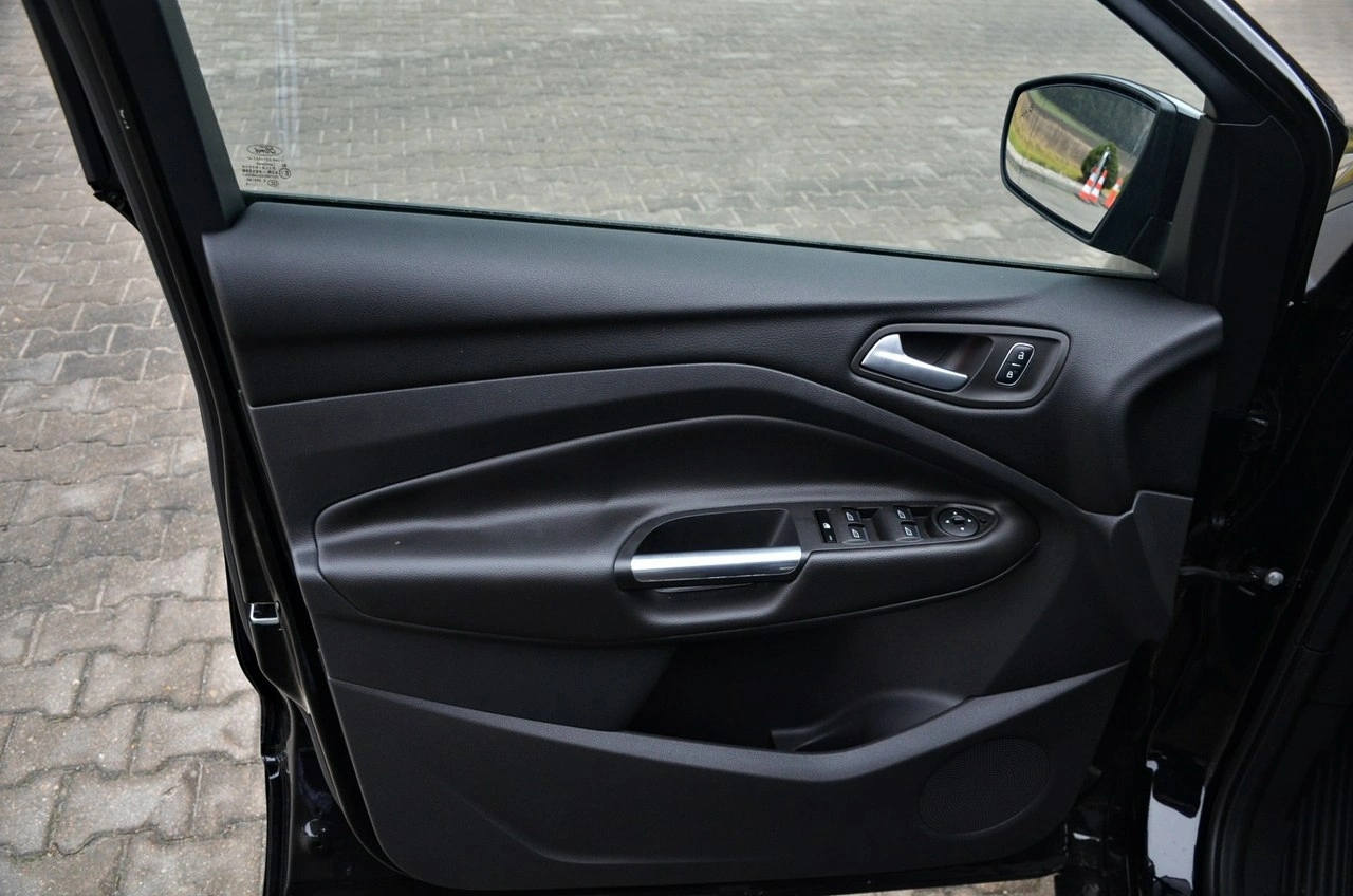 Ford Kuga - Zdjęcie 14