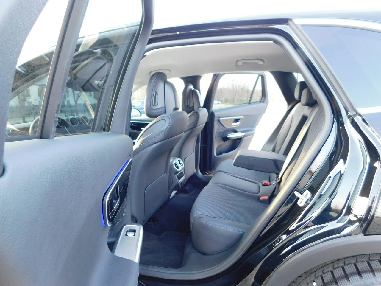 Mercedes GLC 200 - Zdjęcie 19