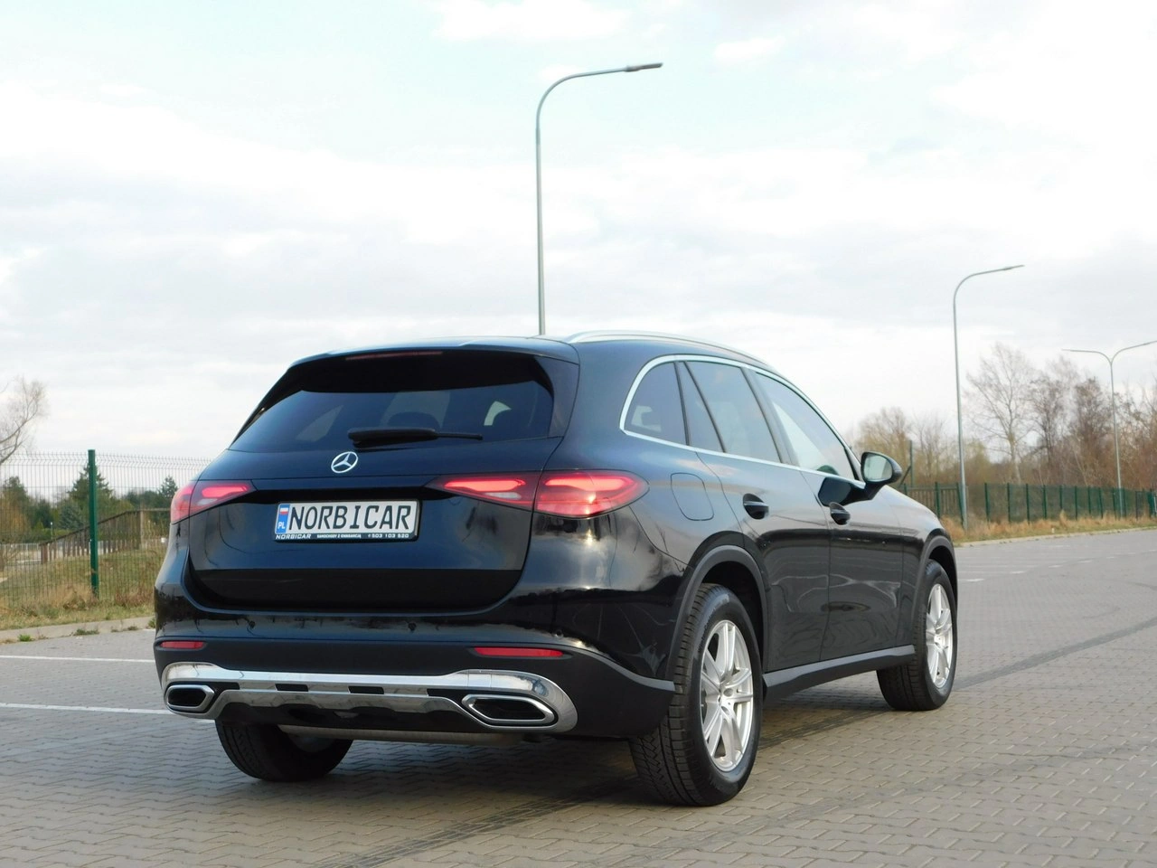 Mercedes GLC 200 - Zdjęcie 3