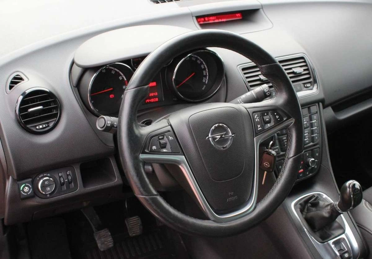 Opel Meriva - Zdjęcie 2