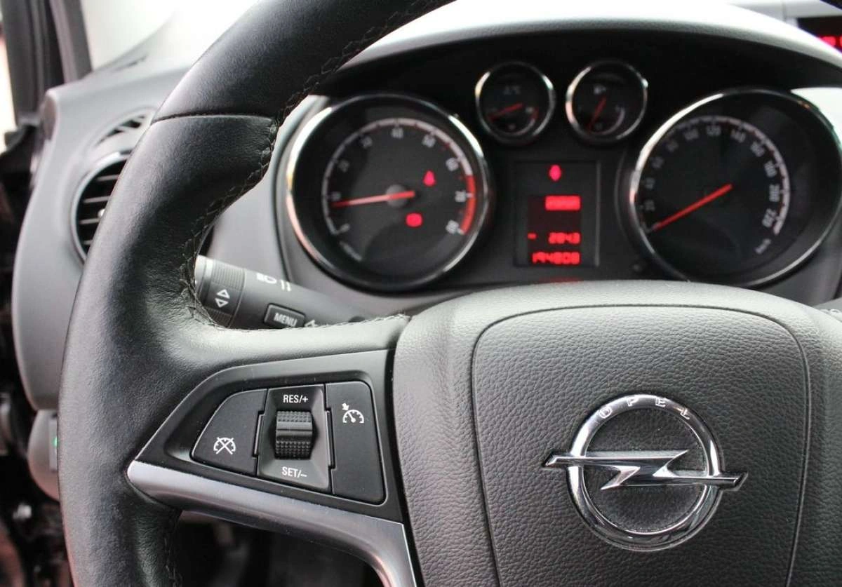 Opel Meriva - Zdjęcie 13