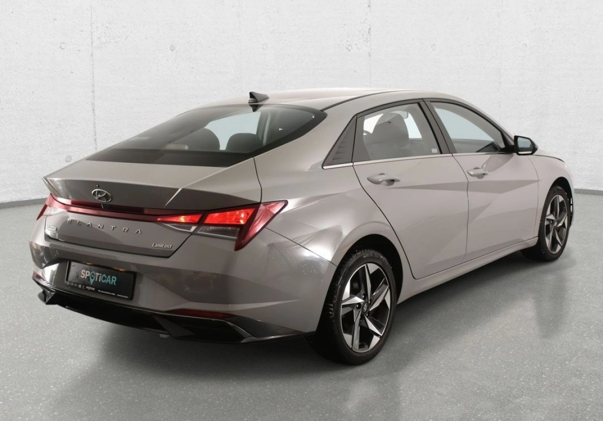 Hyundai Elantra - Zdjęcie 4