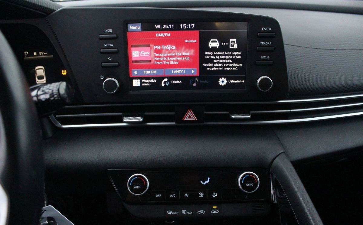 Hyundai Elantra - Zdjęcie 12