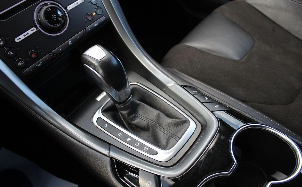 Ford Mondeo - Zdjęcie 17