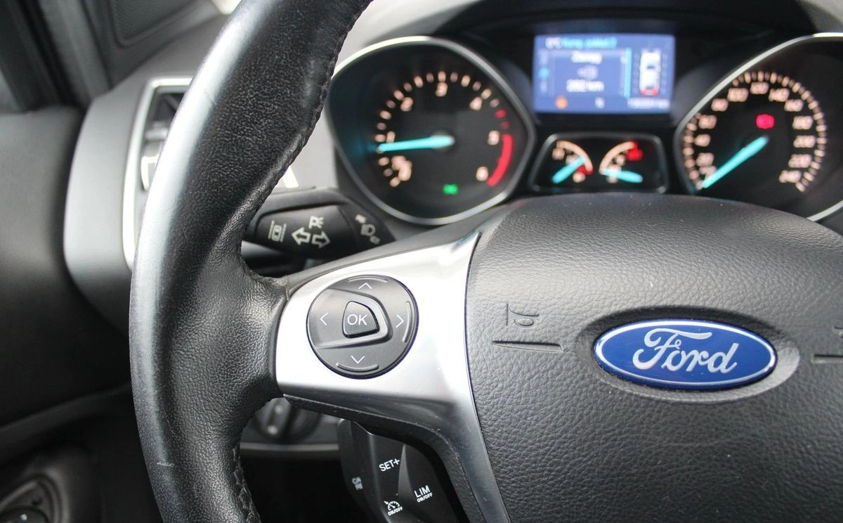 Ford Kuga - Zdjęcie 8