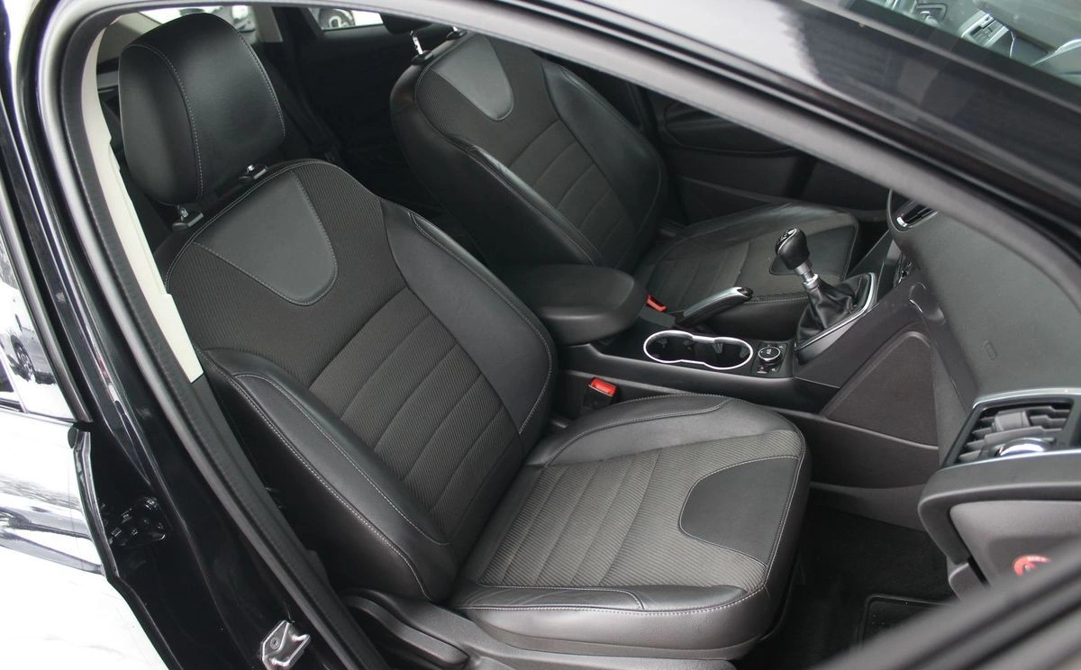 Ford Kuga - Zdjęcie 9