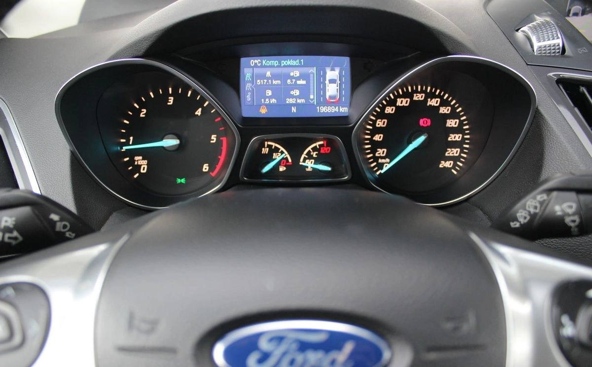 Ford Kuga - Zdjęcie 18