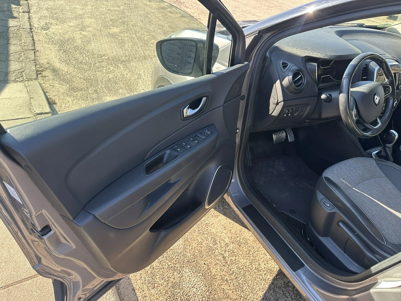 Renault Captur - Zdjęcie 8