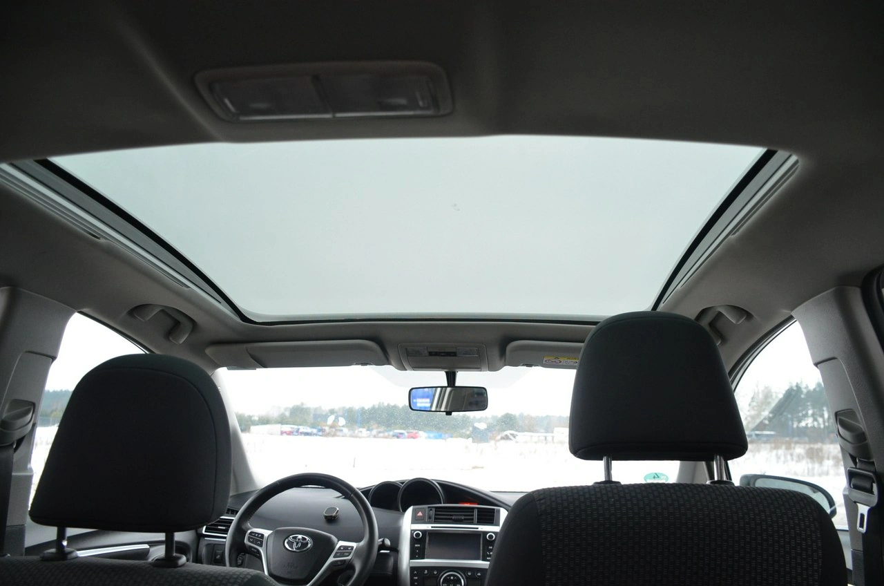 Toyota Verso - Zdjęcie 11