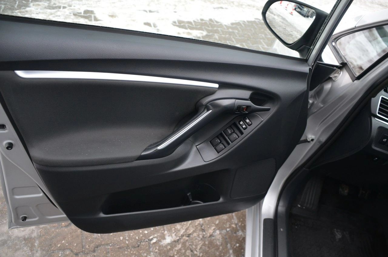 Toyota Verso - Zdjęcie 12