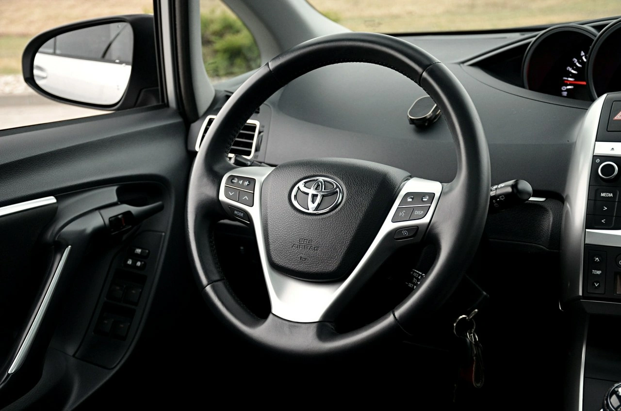 Toyota Verso - Zdjęcie 12