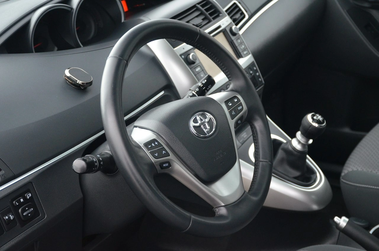 Toyota Verso - Zdjęcie 13