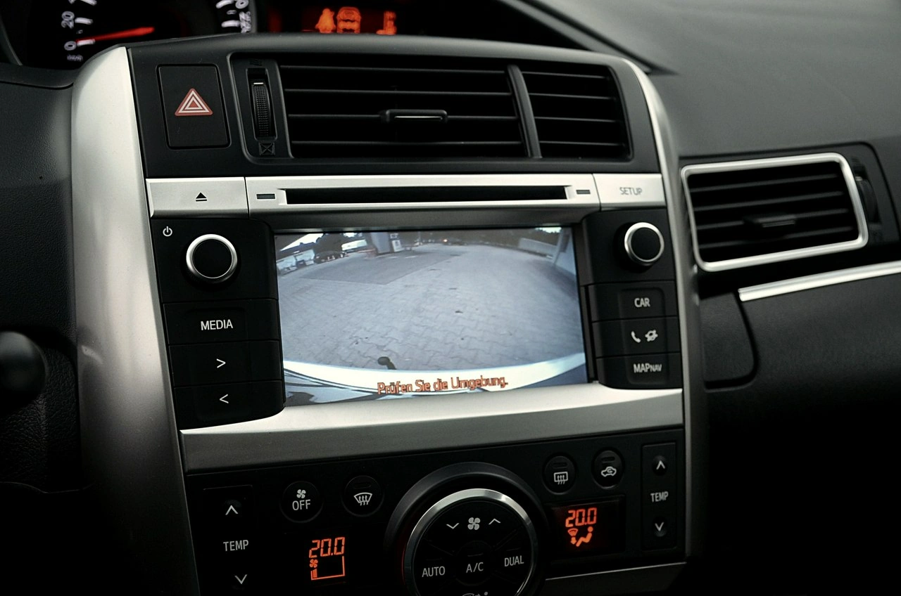 Toyota Verso - Zdjęcie 13