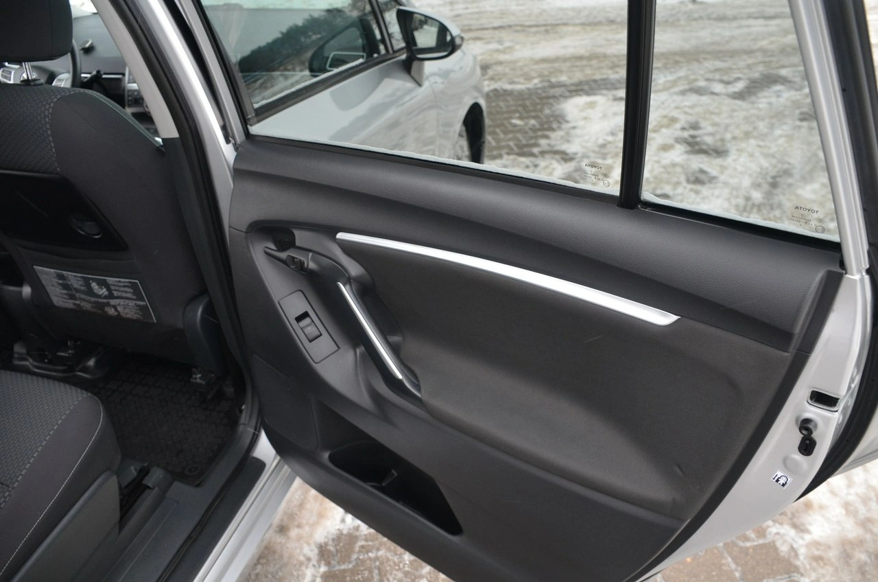 Toyota Verso - Zdjęcie 17