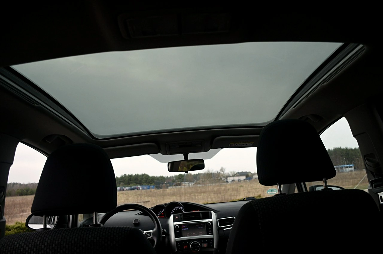 Toyota Verso - Zdjęcie 17