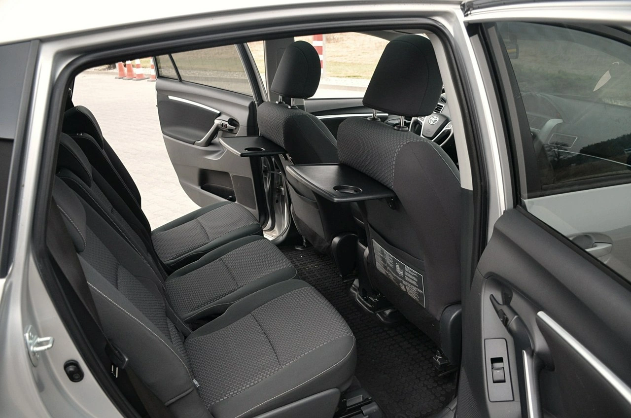 Toyota Verso - Zdjęcie 18
