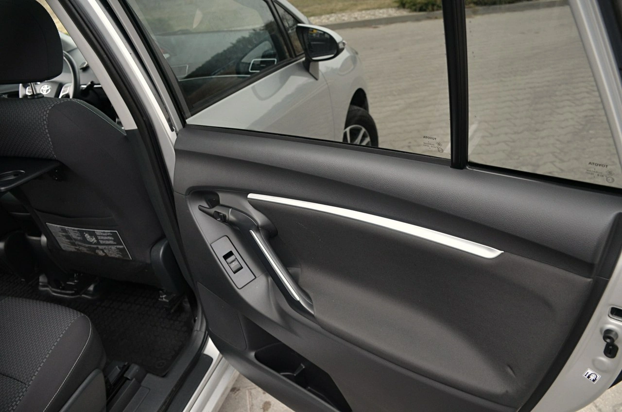 Toyota Verso - Zdjęcie 19