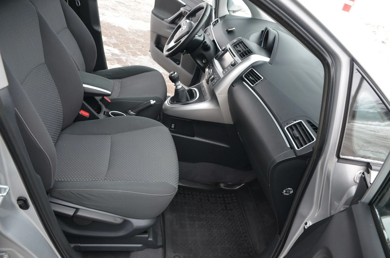 Toyota Verso - Zdjęcie 21