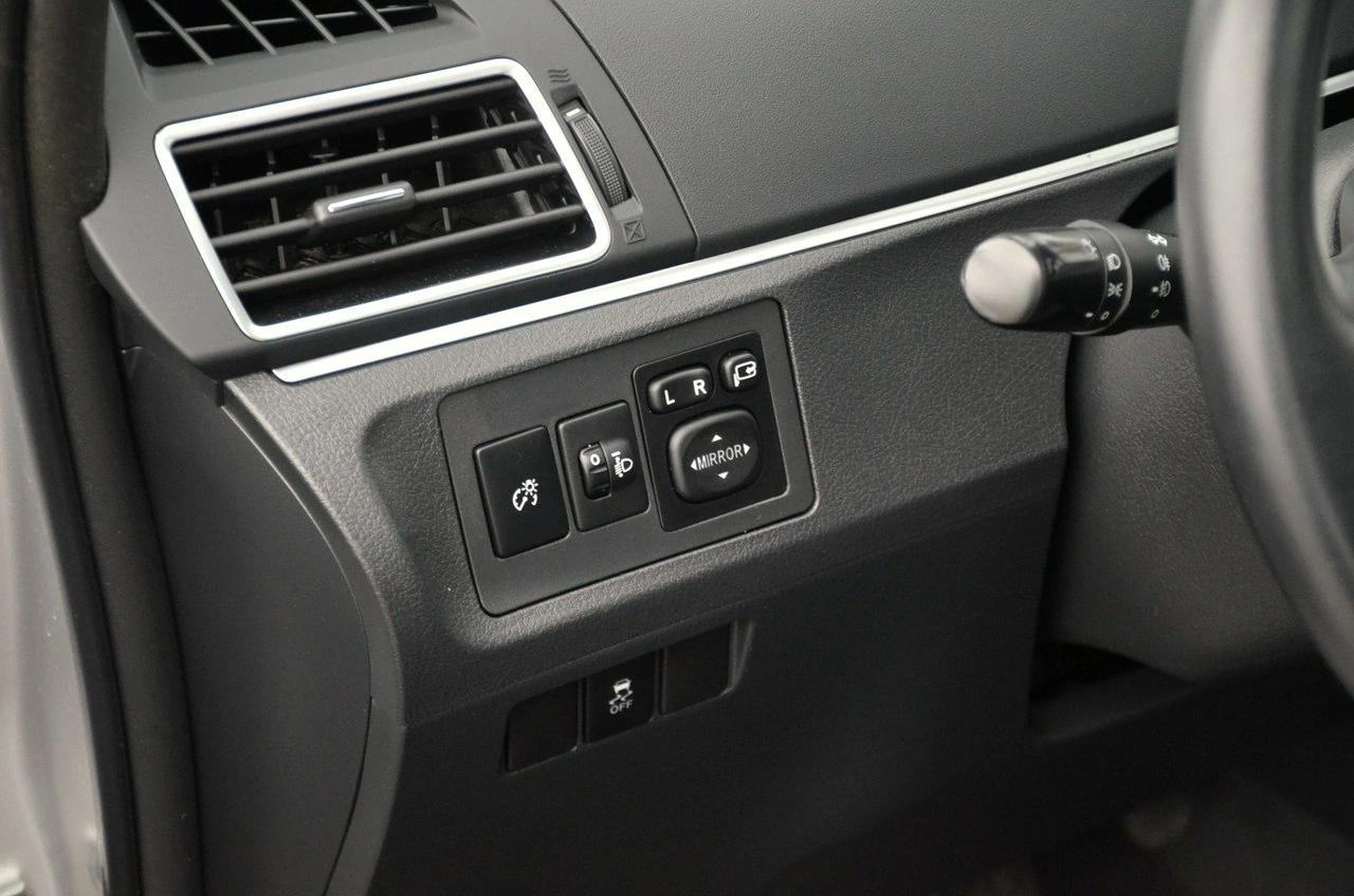 Toyota Verso - Zdjęcie 21