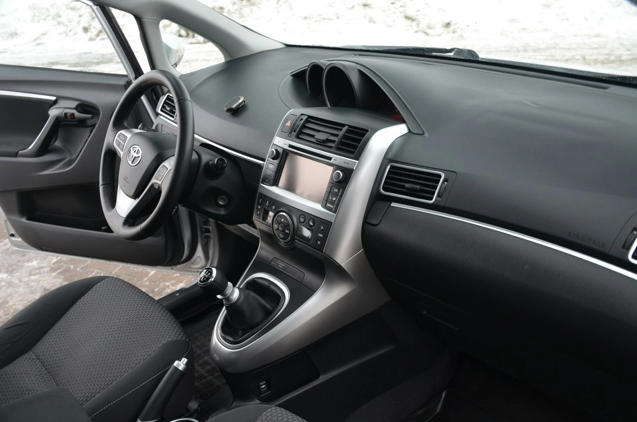 Toyota Verso - Zdjęcie 23