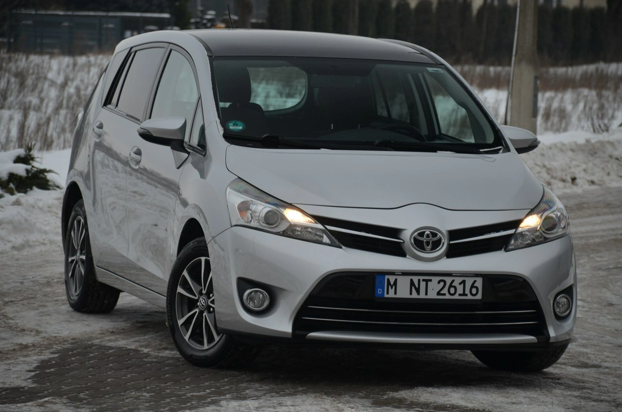 Toyota Verso - Zdjęcie 28