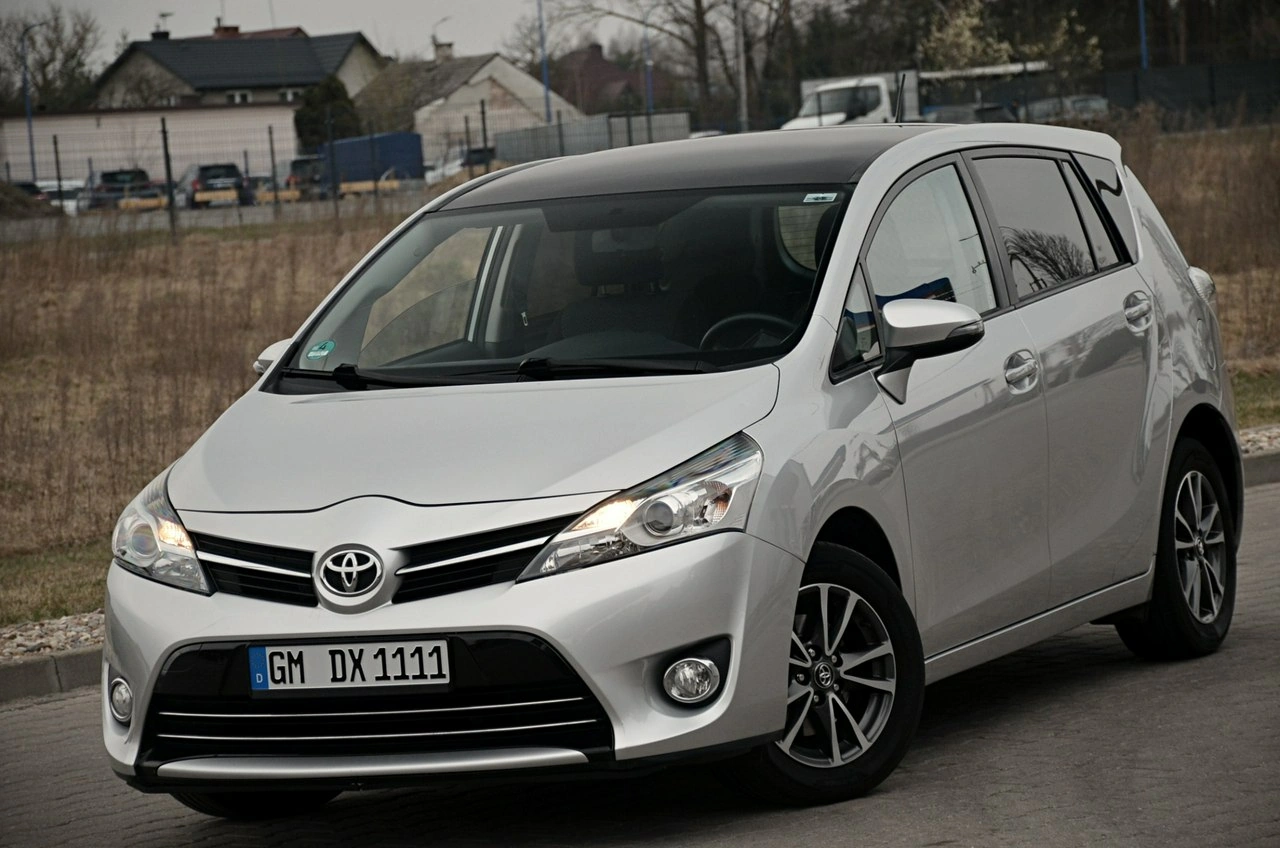 Toyota Verso - Zdjęcie 3