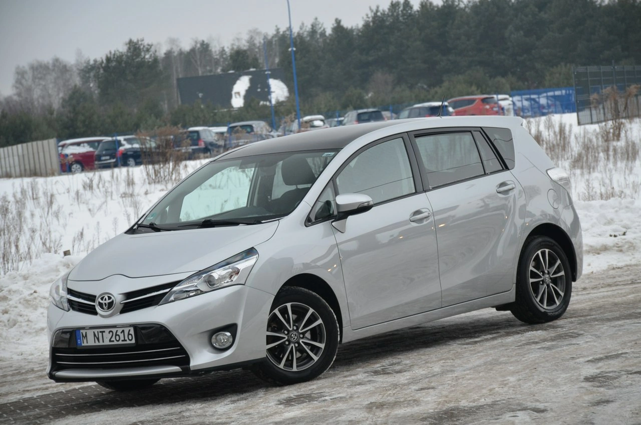 Toyota Verso - Zdjęcie 4