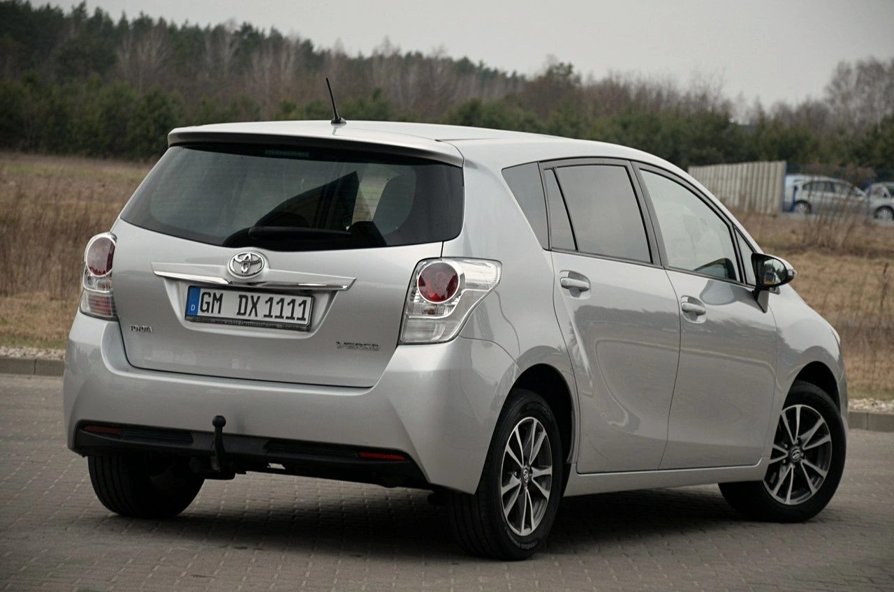 Toyota Verso - Zdjęcie 8
