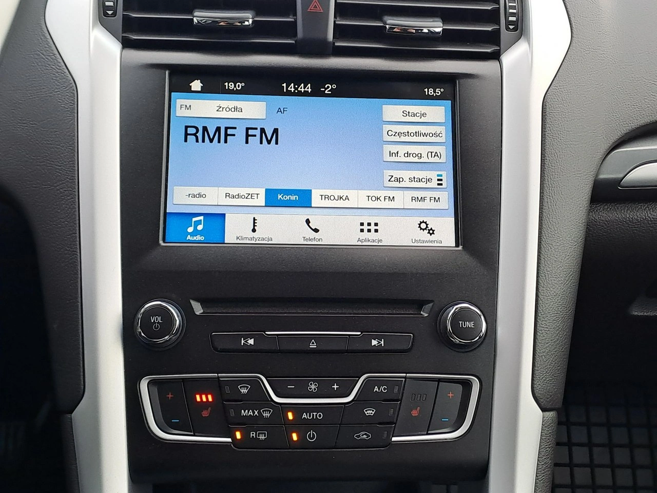 Ford Mondeo - Zdjęcie 21