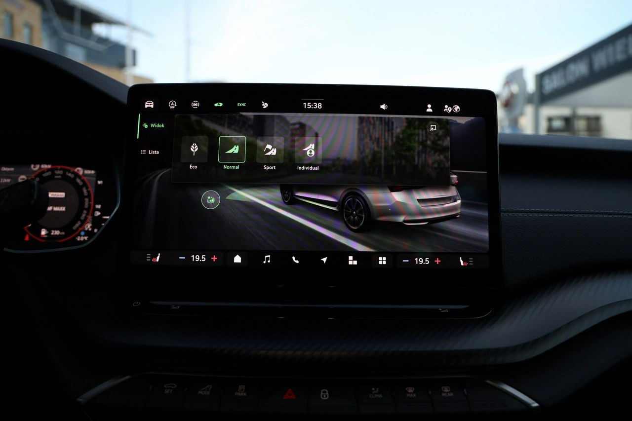 Skoda Octavia - Zdjęcie 26