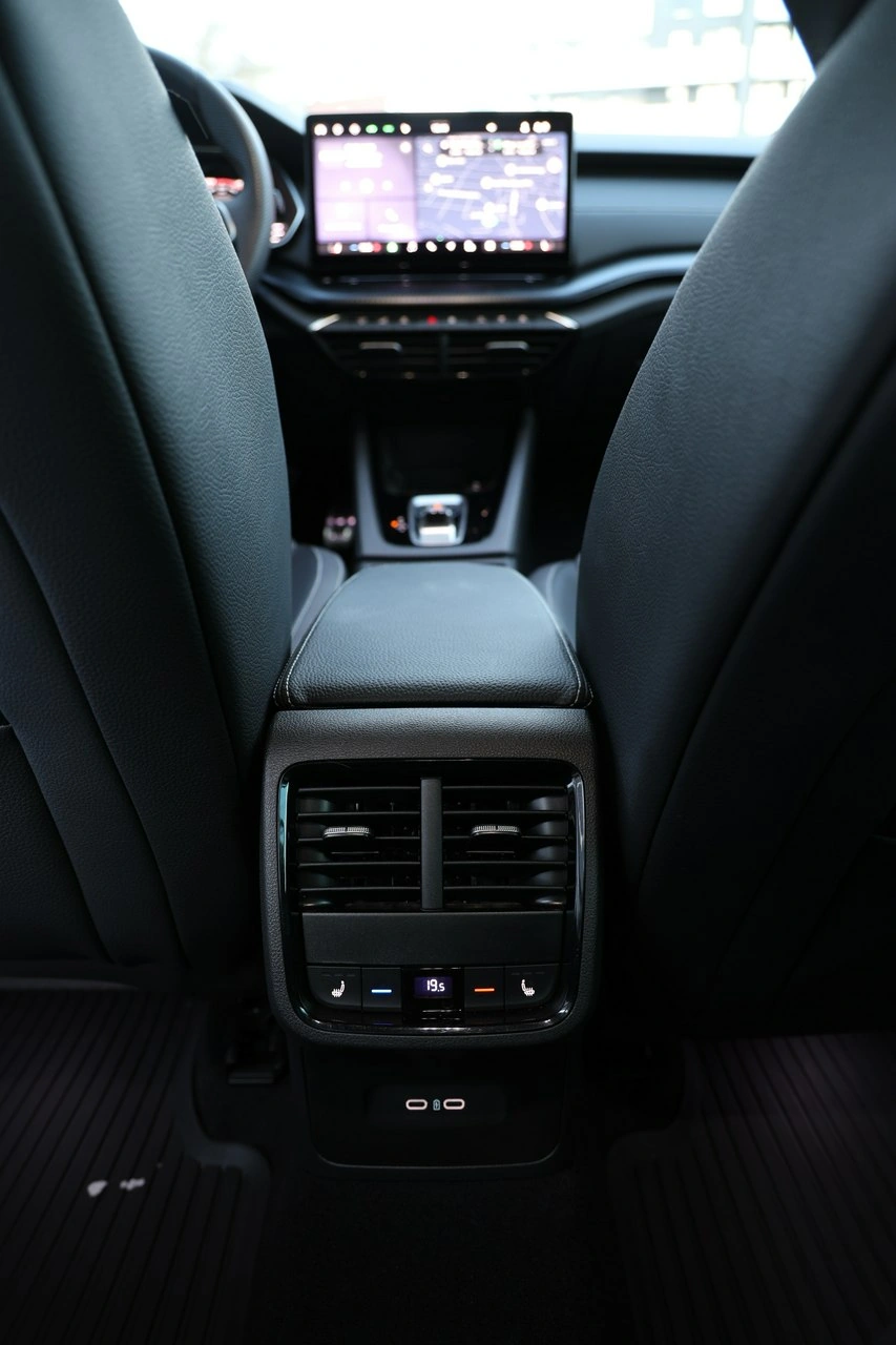 Skoda Octavia - Zdjęcie 40