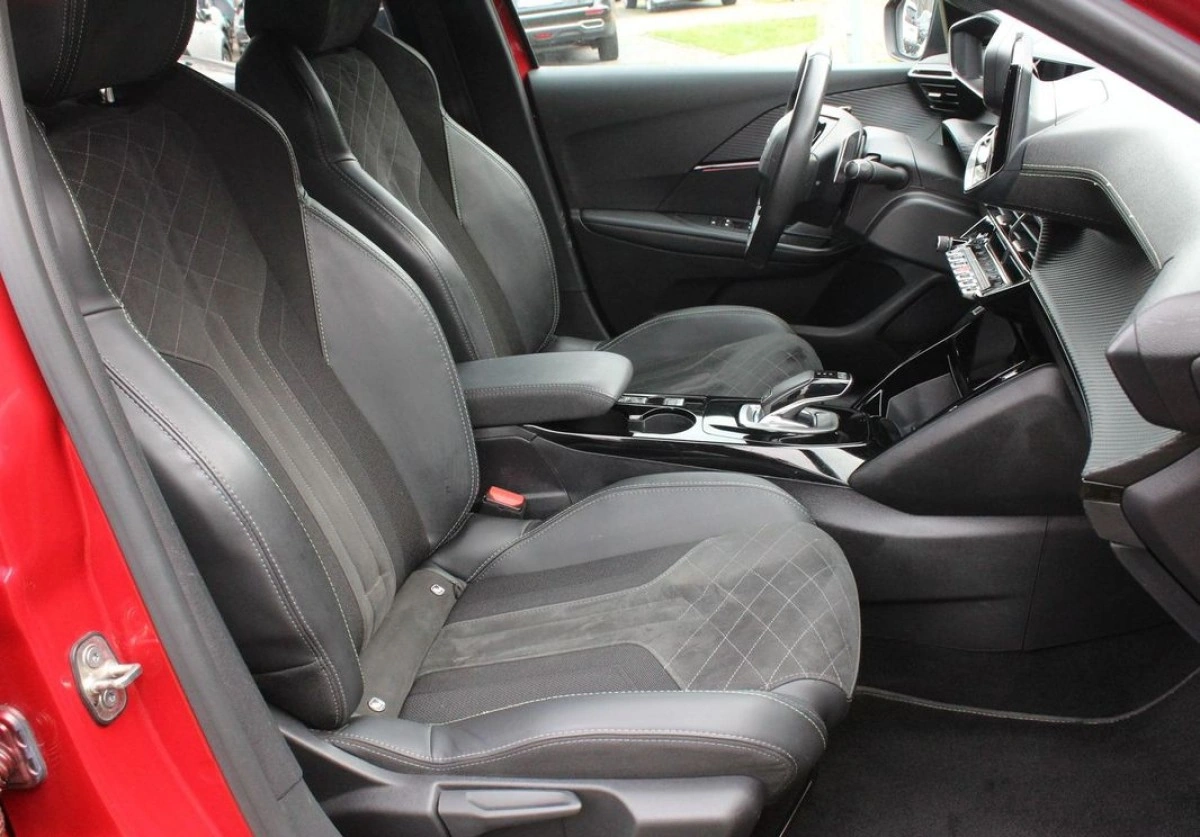 Peugeot 208 - Zdjęcie 15