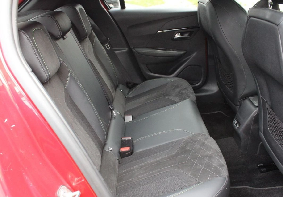 Peugeot 208 - Zdjęcie 19