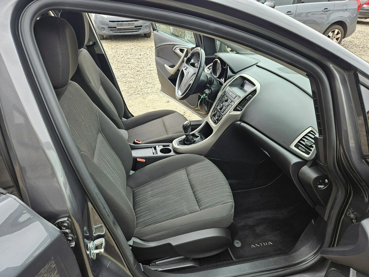 Opel Astra - Zdjęcie 9