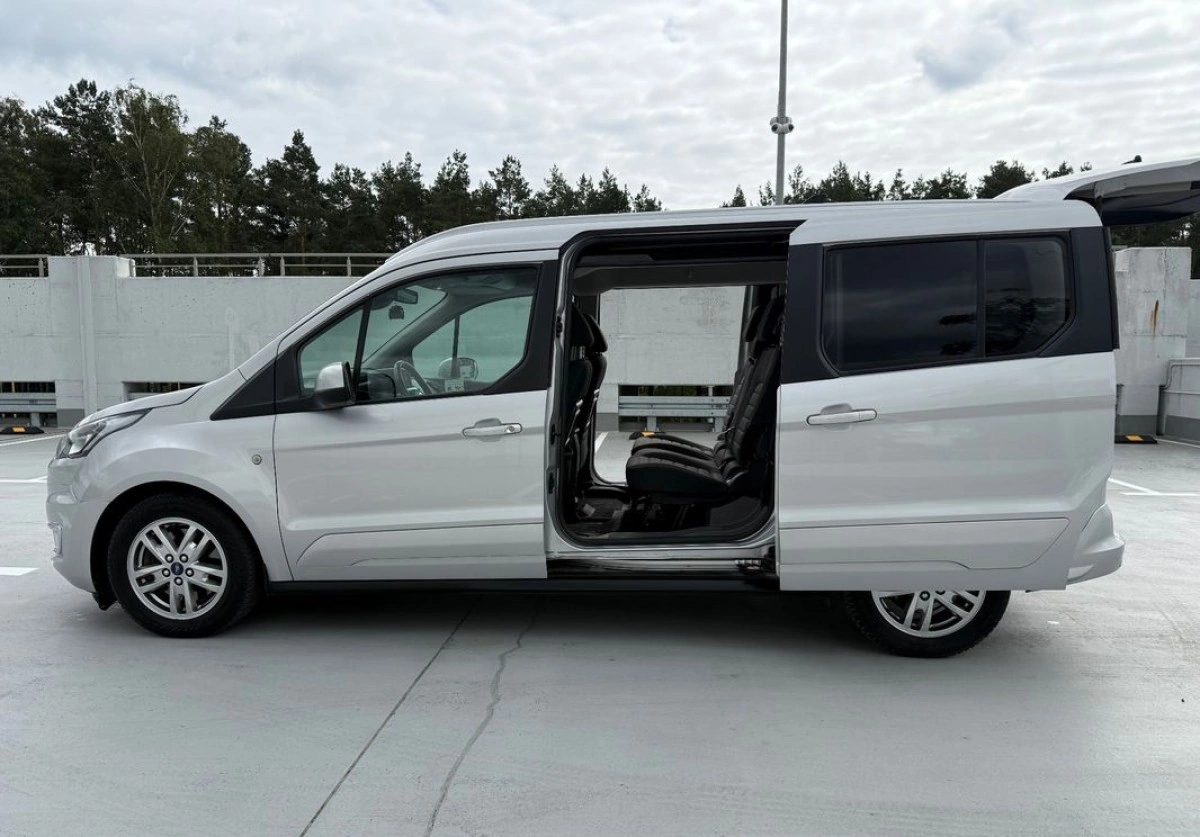Ford Tourneo Connect Grand - Zdjęcie 4