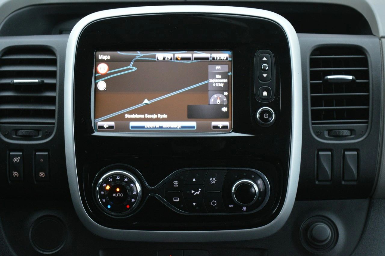 Renault Trafic - Zdjęcie 24