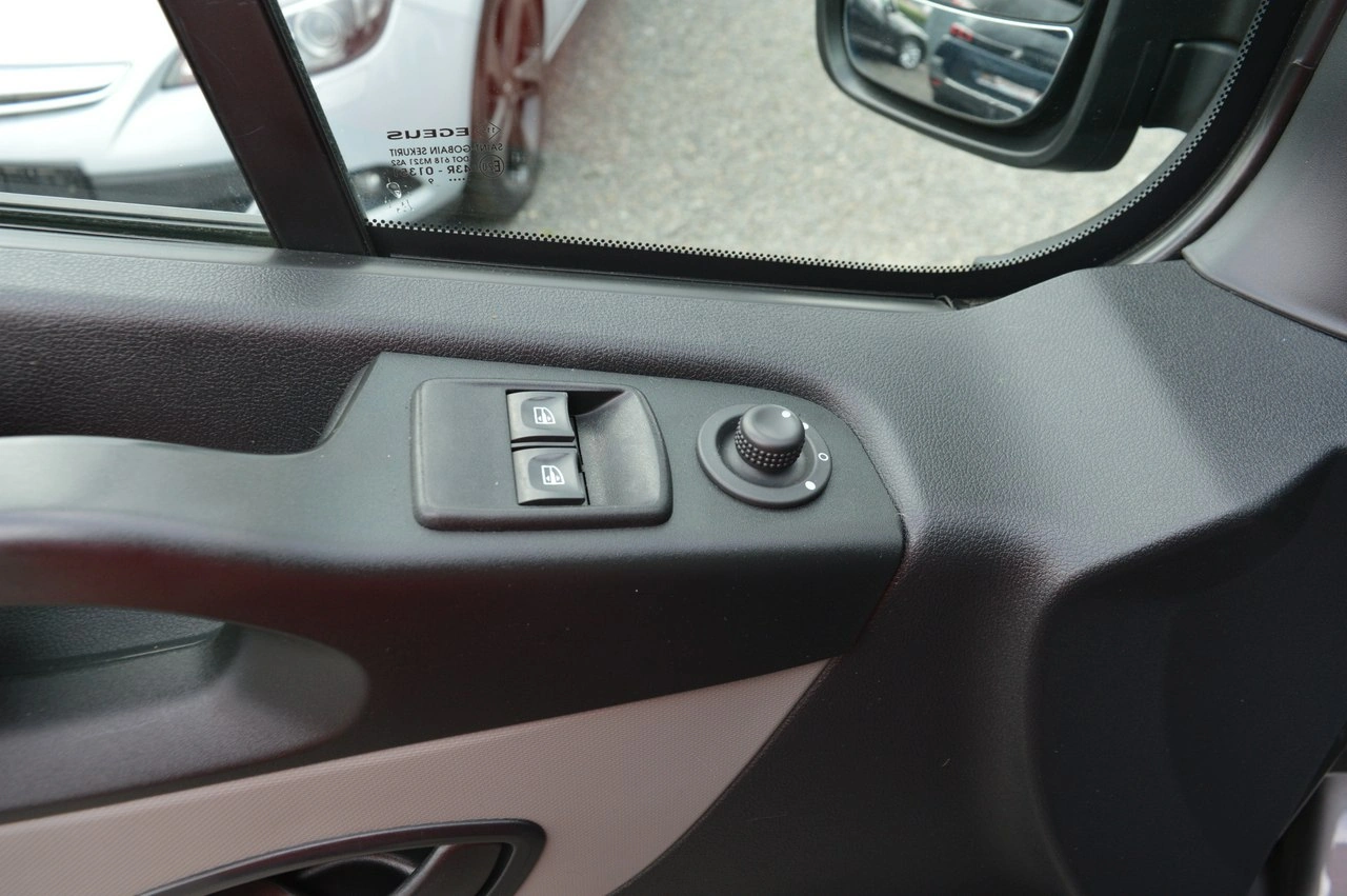 Renault Trafic - Zdjęcie 36