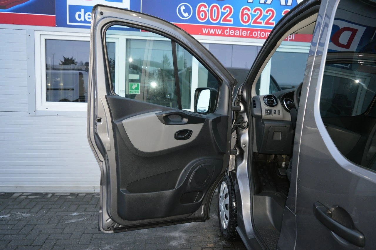 Renault Trafic - Zdjęcie 35