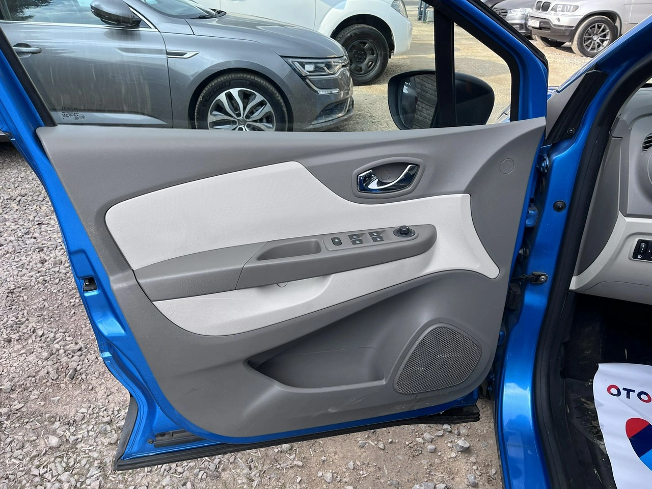 Renault Captur - Zdjęcie 15