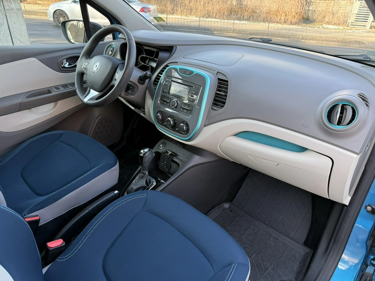 Renault Captur - Zdjęcie 17