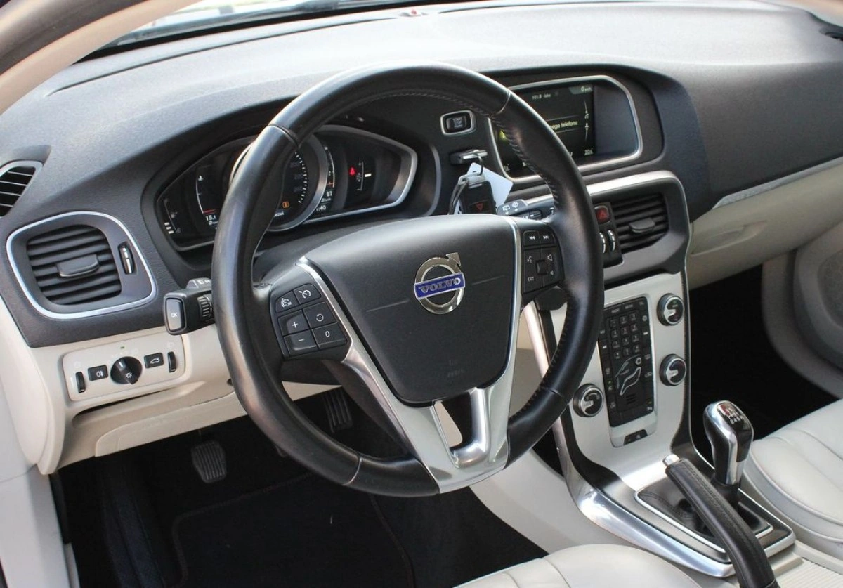 Volvo V40 - Zdjęcie 2