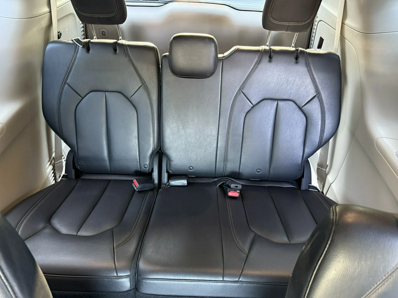 Chrysler Pacifica - Zdjęcie 12