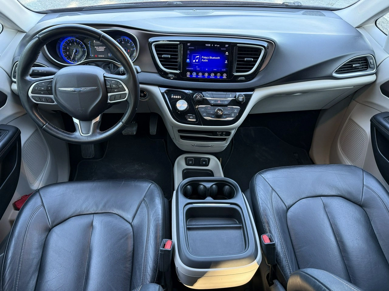 Chrysler Pacifica - Zdjęcie 13