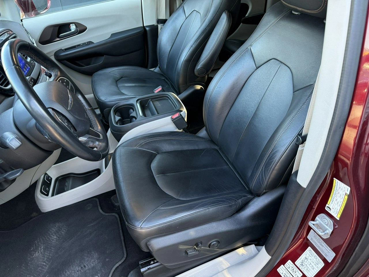 Chrysler Pacifica - Zdjęcie 17