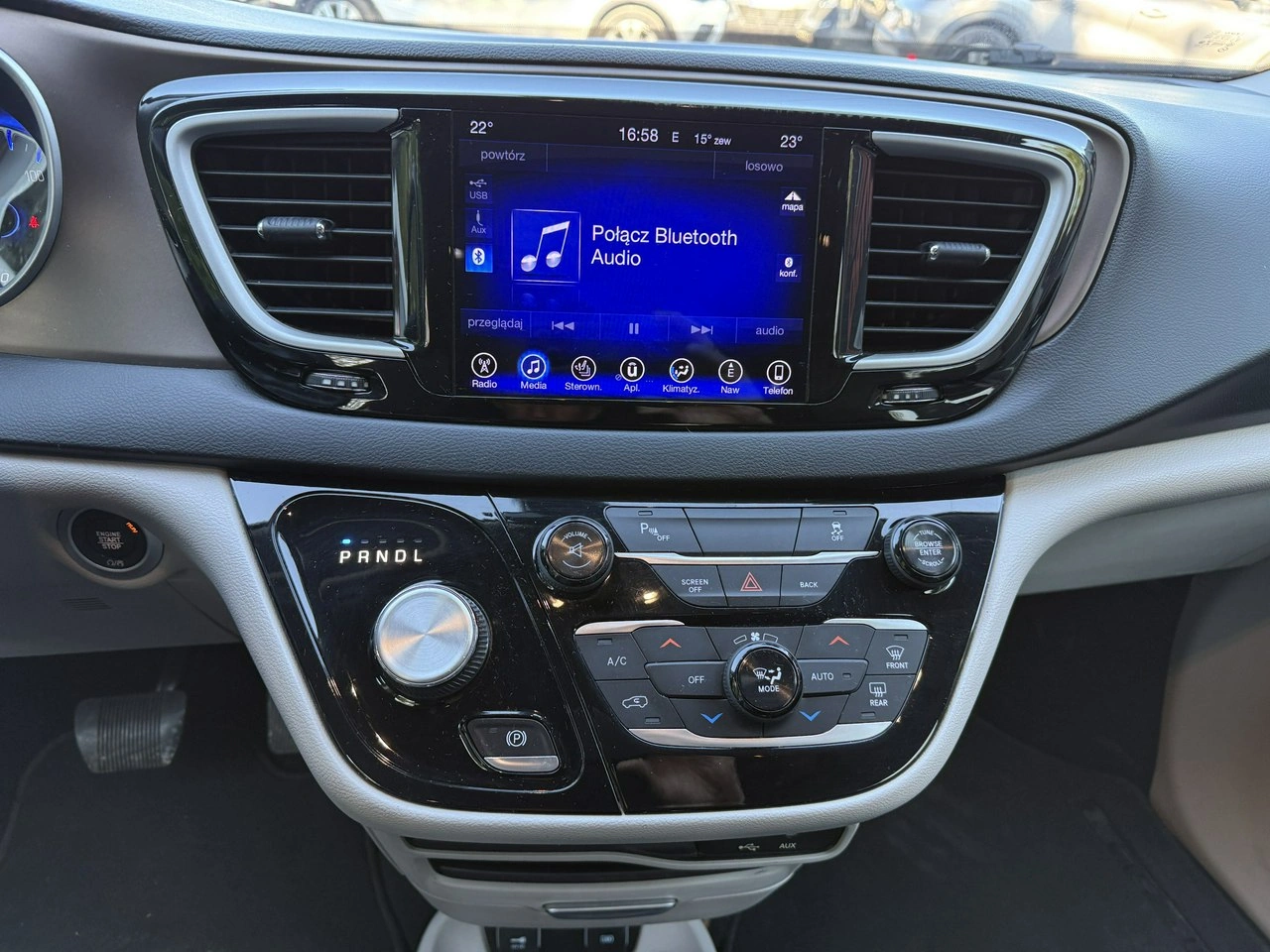 Chrysler Pacifica - Zdjęcie 21