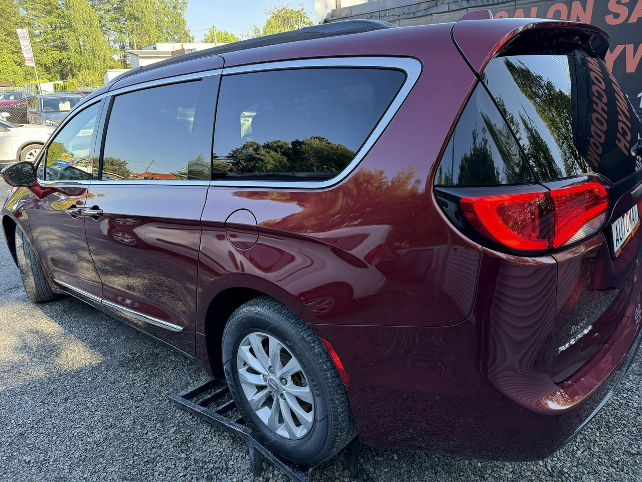 Chrysler Pacifica - Zdjęcie 8