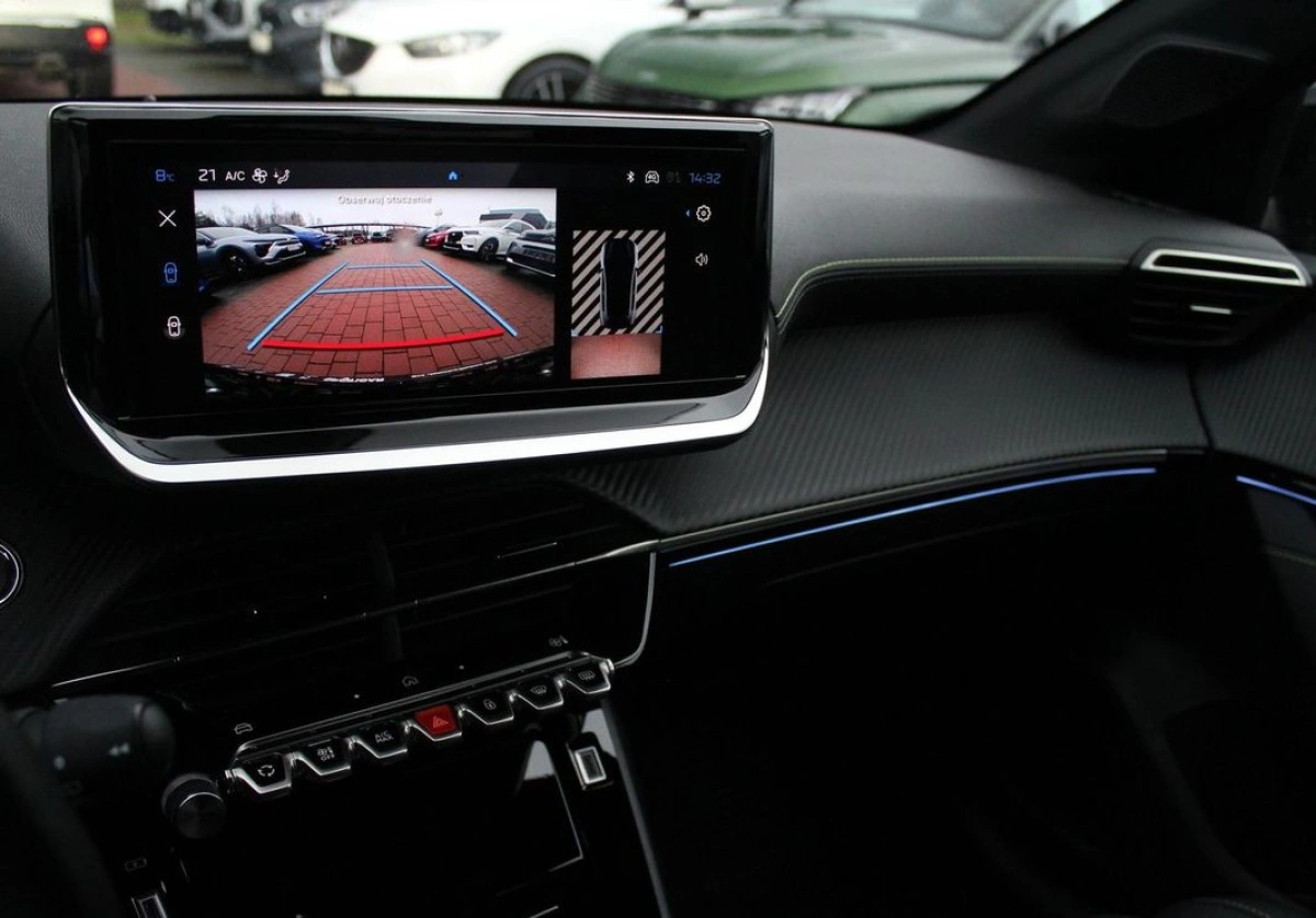 Peugeot 208 - Zdjęcie 8