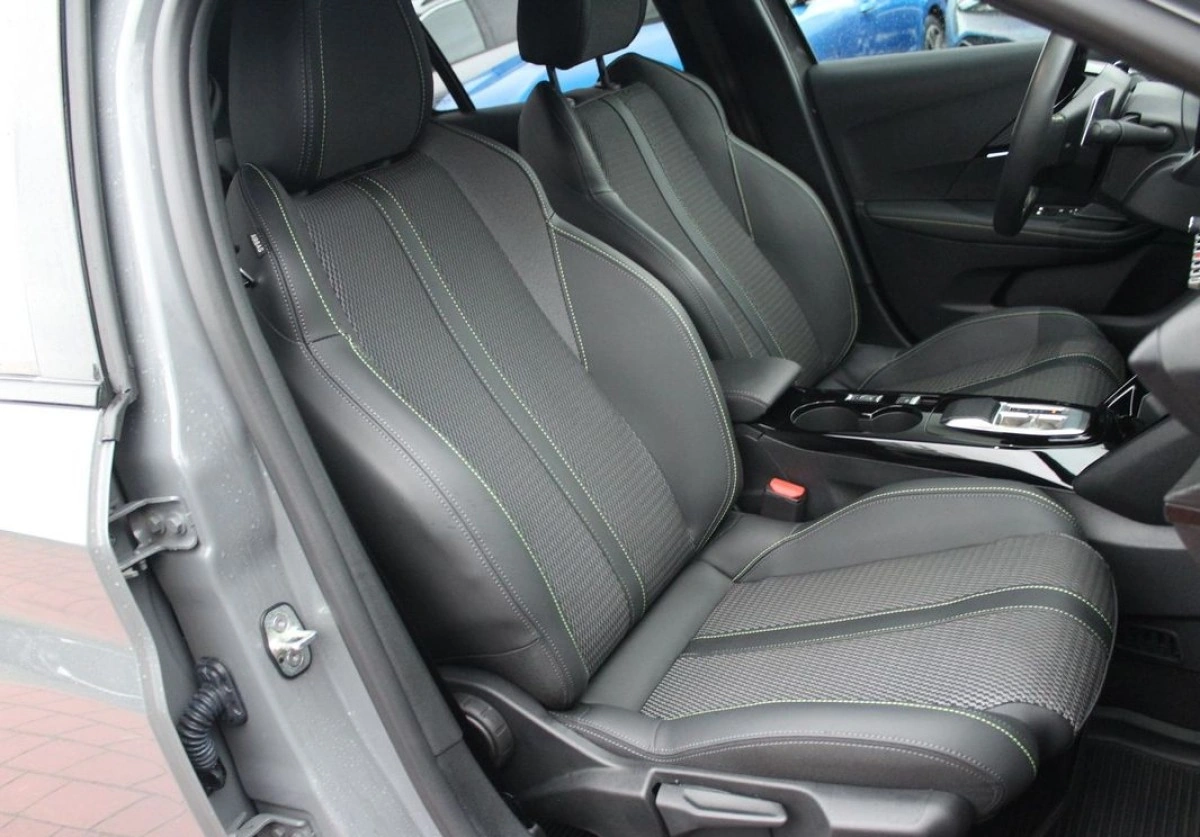 Peugeot 208 - Zdjęcie 11